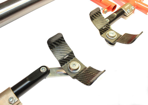 KZ: Nouveau support de silencieux chez D.Racing