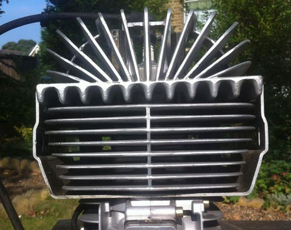 Une course en 100cc à air en Angleterre