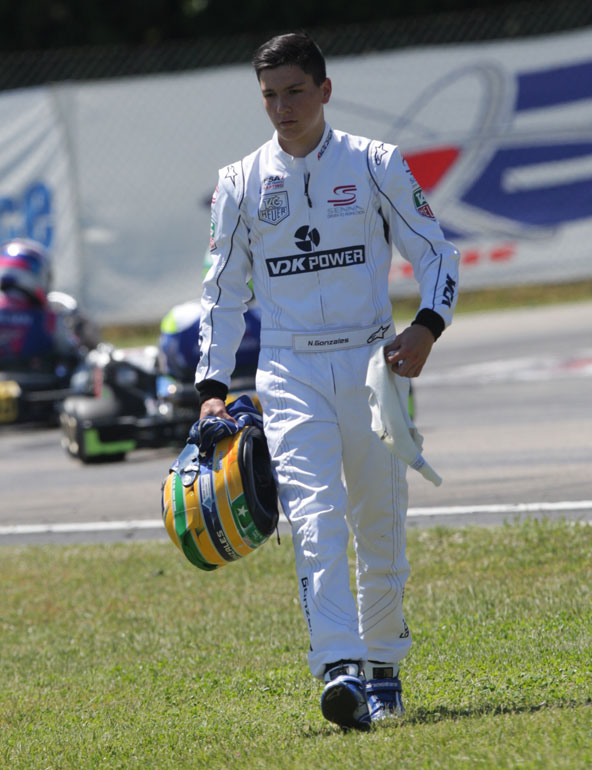 Nicolas-Gonzales-en-hommage-a-Senna-4