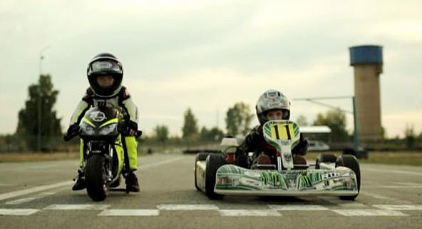 Vidéo des futurs Max Verstappen et Valentino Rossi !