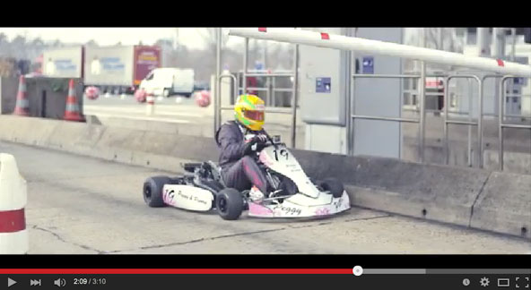 Vidéo: Route, police et péage en kart pour se marier