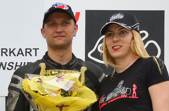 Superkart: Une sacrée entrée en matière pour Elkmann