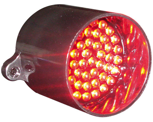 Un feu rouge obligatoire en Long Circuit sous la pluie