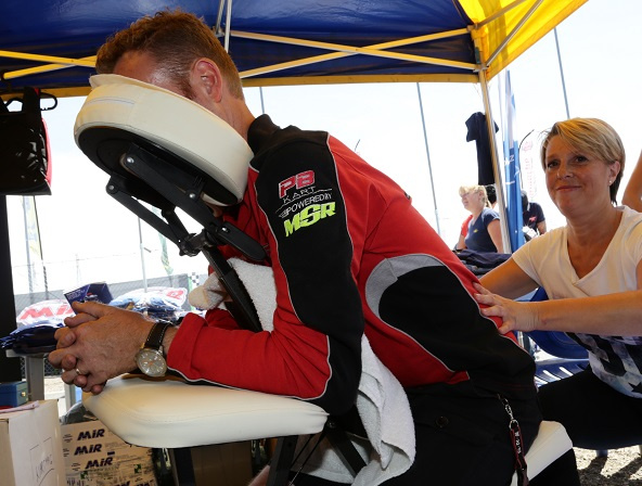 Trophée Kart Mag: Massages bien-être sur le circuit