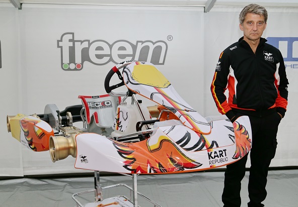 Dino Chiesa presente son nouveau chassis-Kart Republic-1