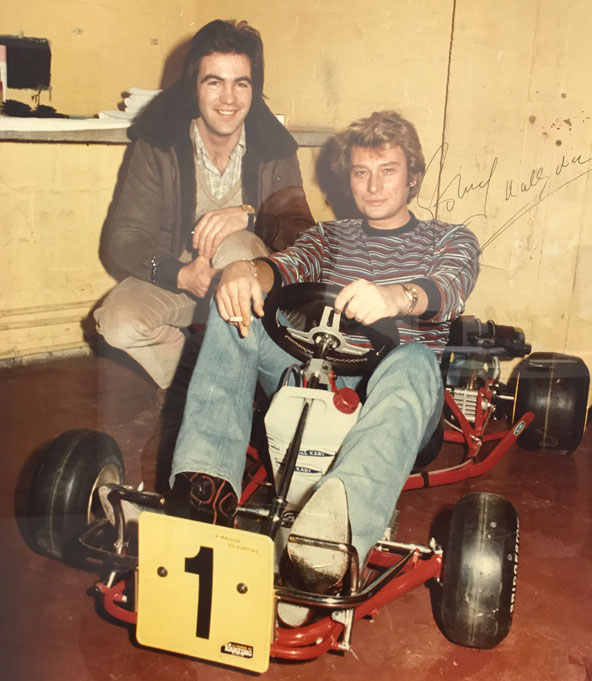 Hommage à Johnny, avec un clin d'oeil au karting Kartmag Hommage à Johnny, avec un clin d'oeil au karting Kartmag