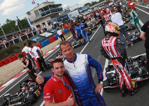 Son team Spirgel Racing Team étant retenu à la NSK à Varennes, Damien Vallar était assisté par l'importateur Birel ART MRT et l'ancien champion de France KZ2 Maxime Roy (ici en photo)