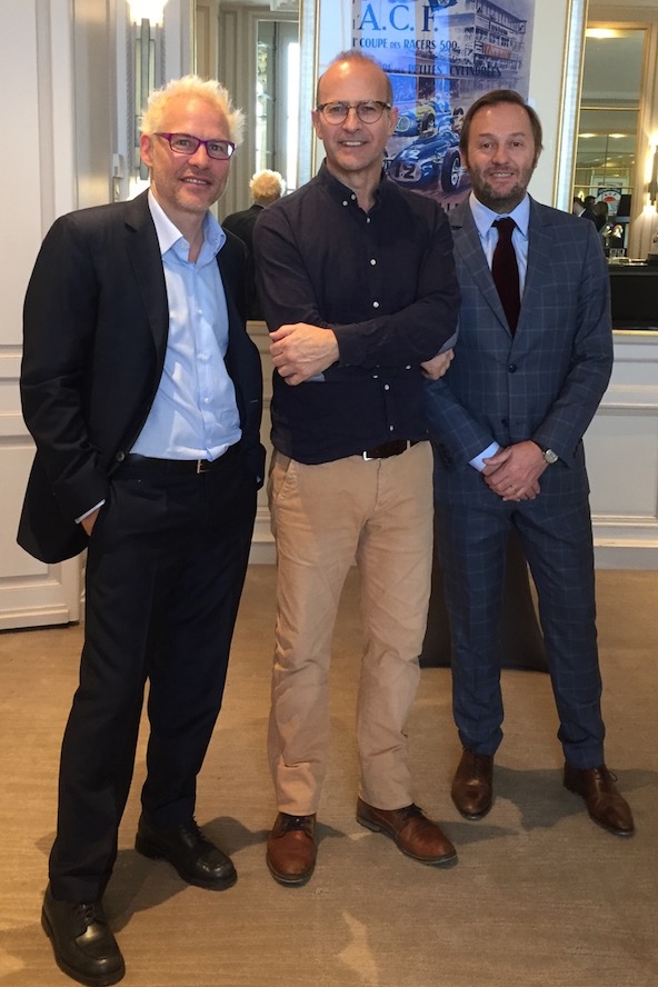 Jacques Villeneuve et Patrick Lemarié sont ici avec Jacky Foulatier, le promoteur de la Stars of Karting.
