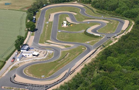 4 courses, 1 annulation à Angerville ce week-end des 16-17 mars