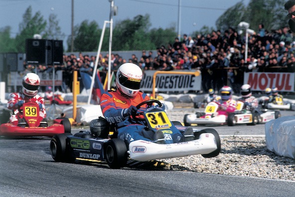 Ludovic Baetz dans la fameuse chicane de Valence qui déboule sur une descente, un fameux droite rapide et l'une des deux lignes droites.