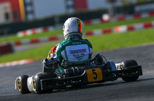 Sebastian Vettel se change les idées à Lonato avec Tony Kart