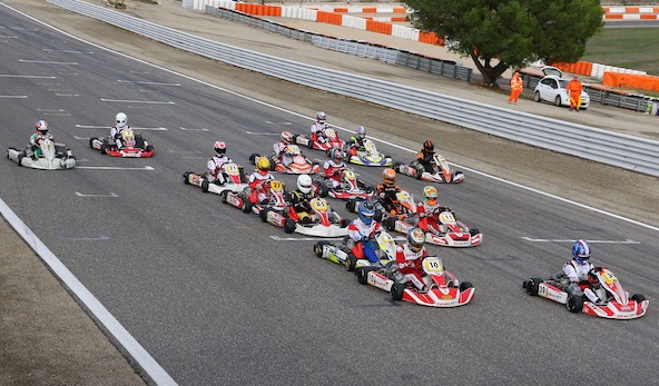 Picot, ici à gauche en queue de peloton, a conclu par une victoire à Lédenon en KZ2, mais Bondier (39) a logiquement décroché le titre devant Choisnet (10).