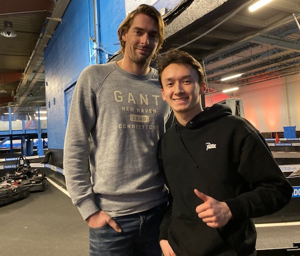 On se sent tout petit à côté de Camille Lacourt (quintuple Champion du Monde et d'Europe de Natation). N'est-ce pas Franck Chappard?