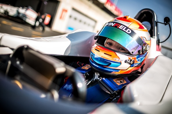 Des débuts en F4 reportés pour Loris Cabirou