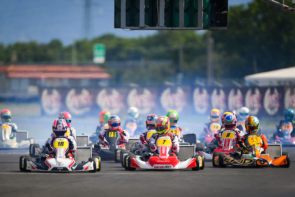 Les héros du meeting en KZ2: Hiltbrand (10), vainqueur de la finale, Longhi (7), champion 2021 de la WSK Euro Series, et Emilien Denner (53), poleman et 3e de la finale