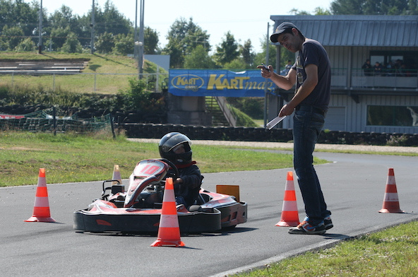 Un certificat d&rsquo;antécédents sexuels exigé pour encadrer les jeunes pilotes en Espagne