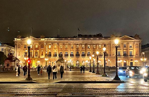 Place de la Concorde, avec le siège de la Fédération Internationale de l'Automobile qui n'était pas loin