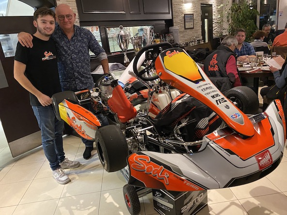 Arthur Carbonnel dans les coulisses en plus de la piste…