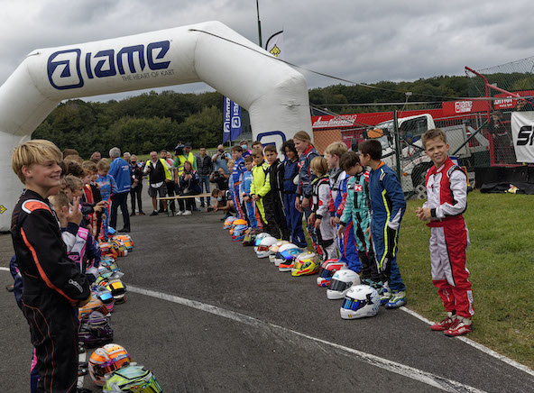 Live: Suivez les 275 pilotes de la IAME Series Benelux à Mariembourg