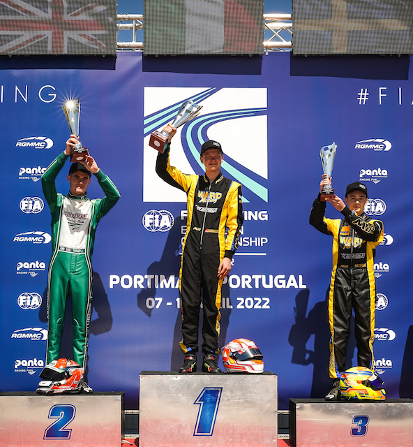 Severiukhin encadré de Turney (à g.) et de Pedersen sur le podium OK à Portimao. Photo FIA Karting / KSP Reportages