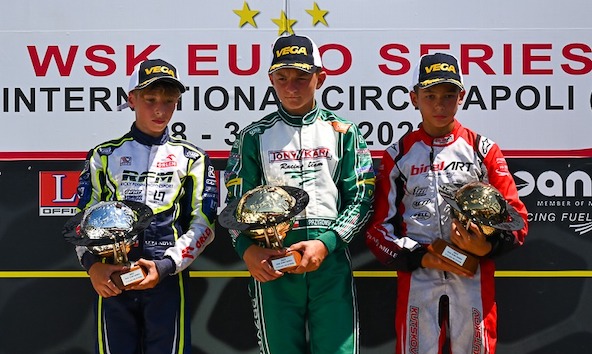 Doublé Polonais: Victoire en OK-Junior pour Gladysz (à g.), mais titre pour Kirill Kutskov est à droite.