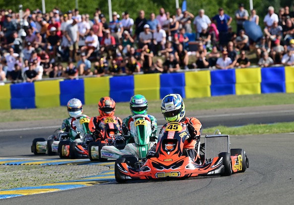 Cette photo illustre bien le duel CRG-Tony Kart au Mans. Après Milell et son ensemble Tony Kart-Vortex en 2011, c'est cette fois son compatriote Gustafsson sur CRG-TM qui l'a emporté.