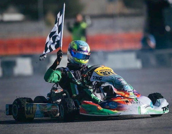 Evan Giltaire triomphe à Las Vegas, le conte de fée continue. Hiltbrand gagne en KZ