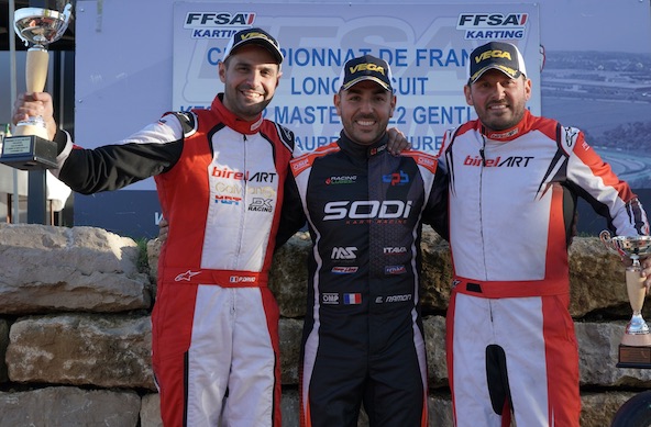 Podium KZ2 Gentleman avec la victoire d'Eric Ramon devant Paul David, sacré Champion, et dqs
