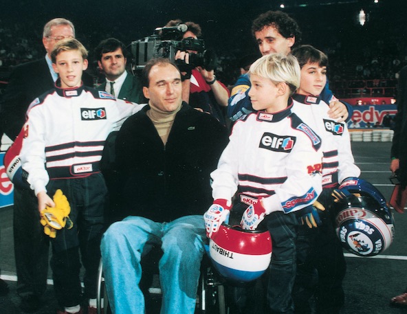 Philippe Streiff avec ses deux fils, Alain Prost et son fils Nicolas. Les trois jeunes aveient eu l'occasion de rouler quelques centaines de mètres en kart à Bercy en 93 !
