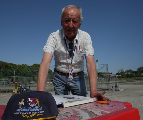 A la Coupe des Champions Historique à Jesolo, Angelo Parrilla avait signé le livre 50 ans de Karting réalisé par Jacky Foulatier et Fabrice Connen