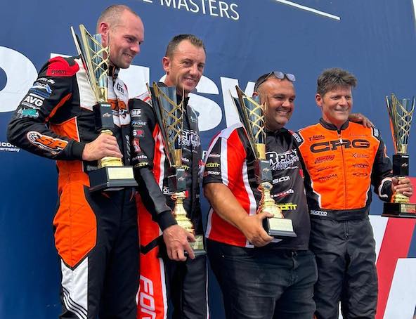 Sympa de retrouver sur le même podium Davide Fore (vainqueur en KZ2 Master) et Alessandro Manetti, 3e derrière Jeroen Bos (ici au premier plan)