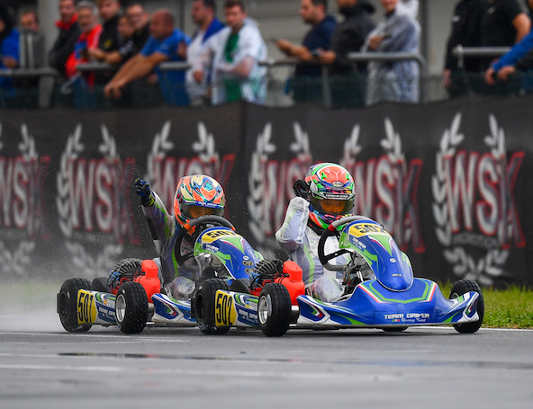 Le 2e n'est pas forcément heureux à l'arrivée d'une course, sauf s'il est sacré Champion, comme ici en U10