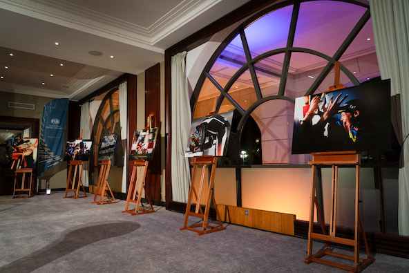 Les invités du gala ont voté pour les 6 photos qualifiés pour le concours du meilleur photographe. Bravo à Joël Gaboriaud de Kart Mag pour sa nomination (Emilien Denner, 2e photo ici en partant de la droite)