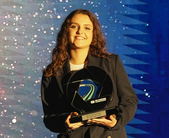Si c'est l'équipe italienne de Franciacorta qui a remporté le prix de la meilleure organisation, c'est Philippe Kalmes (KSP Reportages) qui a gagné le concours du meilleur photographe. En son absence, sa fille Jade est allée chercher son prix