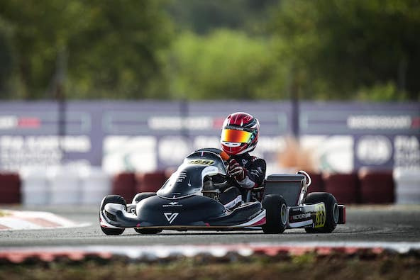 Thomas Pradier s’illustre dans le top-10 au Championnat d’Europe OK-Junior à Valence