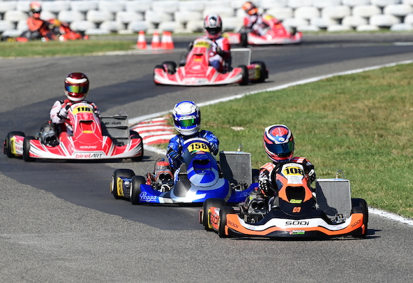 Matteo Spirgel, Champion d'Europe KZ2 après sa 2e place intercalé entre Maxim Orlov et Kasper Schormans (ci-dessous sur le podium à droite)