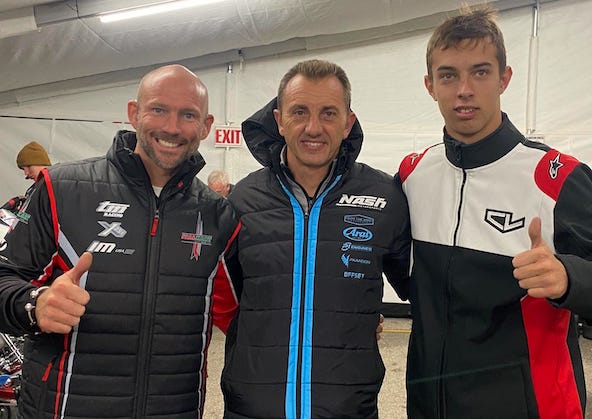 Le Français Corentin Rousseau avec deux légendes du karting: Bas Lammers et Davide Fore, tous deux réunis sous la bannière Italkart à la fois en KZ Pro et KZ Master