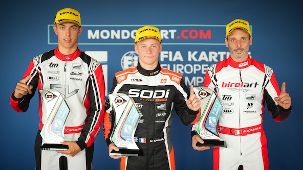 Comme con compatriote Mattéo Spirgel (au centre) en KZ1 et l’Italien Manuel Cozzaglio (à dr.) en KZ Master, le Français Corentin Rousseau (à g.) a réalisé la pole position en KZ2