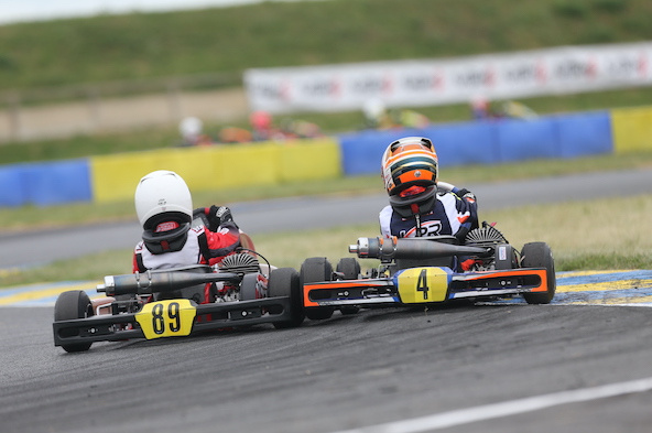 NSK / Angerville: Noah Sy gagne son duel avec Jules Chech en Mini 60 à Angerville