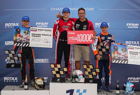 Nino Delaunay remporte la NSK 2026 en Nationale devant Théo Battisti (à g.) et Carsten Soer. Ces deux dernieirs ont également fini 2e et 3e de la finale